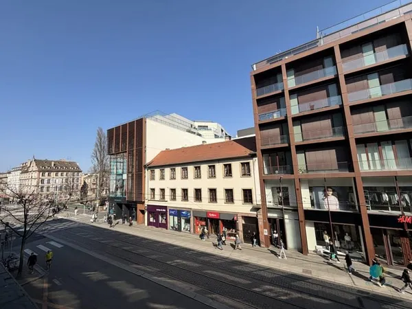 Local commercial 4 pièces 106 m²