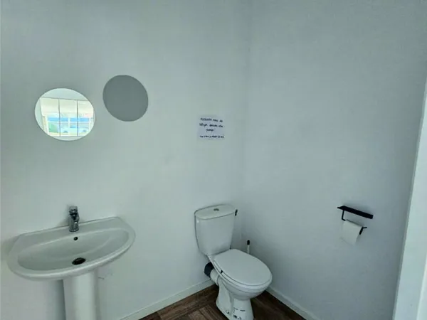 LOCAL COMMERCIAL 403 M²