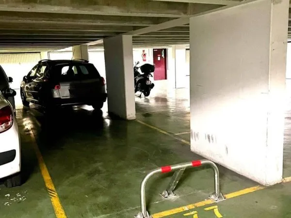 Parking 12 m²