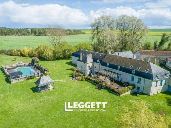 Maison 15 pièces 592 m²