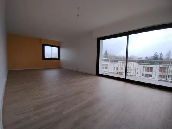 JOLI APPARTEMENT PROCHE DU PARC DU BOURRAN