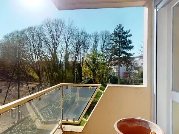 Besançon ST CLAUDE - T3 avec BALCON, CAVE et STATIONNEMENT INTÉRIEUR