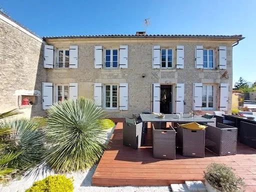 Maison 8 pièces 214 m²