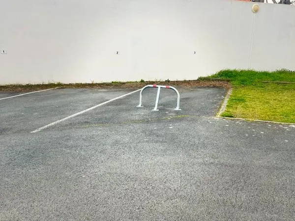 Place de Parking - La rochelle Cimetière St Éloi