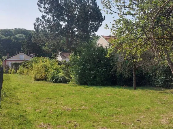 Terrain 962 m²