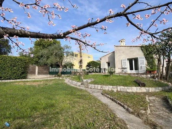 RARE Villa de plain-pied en hyper centre au calme