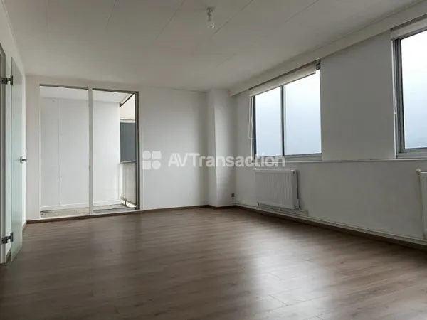 APPARTEMENT 91 M² 3 CHAMBRES, LOGGIA, PARKING ET CAVE