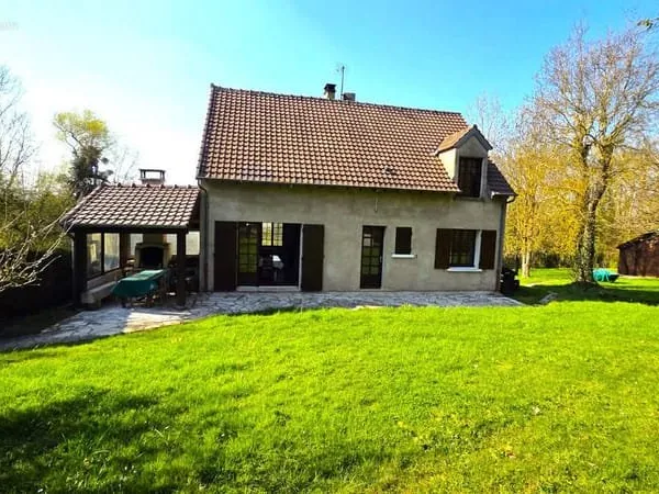 Maison sur terrain de 5780m2