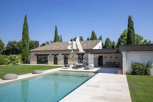 Maison 6 pièces 250 m²