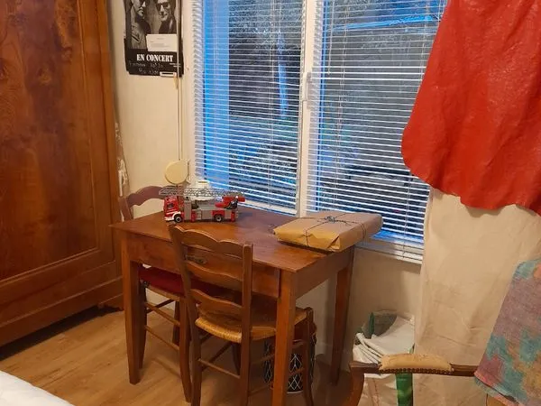 Chambre meublée