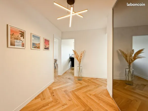 À vendre - Appartement T3 rénové, traversant, balcon & parking - Cournon-d'Auvergne