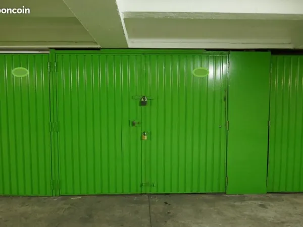 Box fermé sécurisé avec électricité