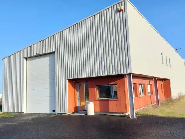 Local professionnel 193 m² proche Poitiers