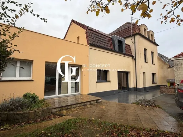 Maison rénovée 5 chambres à Cauchy à la Tour