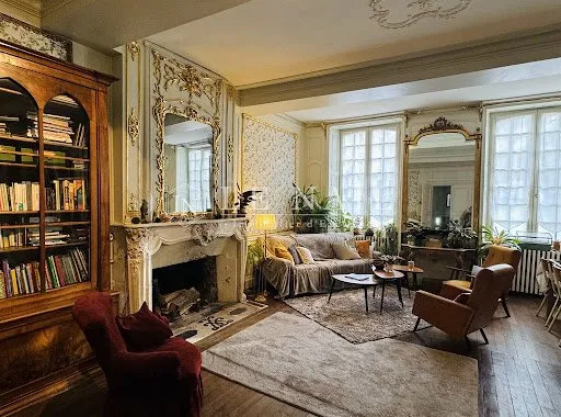 Maison 8 pièces 265 m²