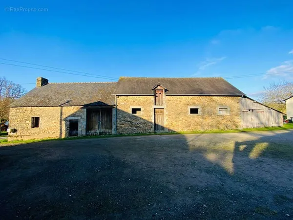 Maison Bains Sur Oust 5 pièces 400 m2