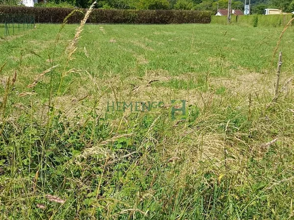 TERRAIN PLAT 1200 M2 NON VIABILISE
