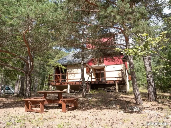 À VENDRE : Chalet exposé plein sud à Méolans-Revel