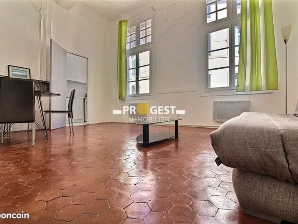 Studio 1 pièce 35 m²