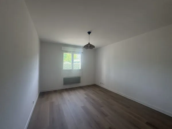 PESSAC PROCHE FAC STUDIO RENOVE
