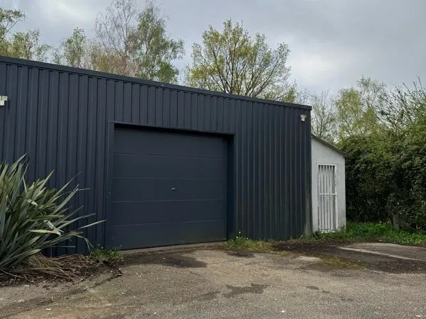 Local d’activité et entrepôt Location La Chapelle-sur-Erdre  70m² 490€