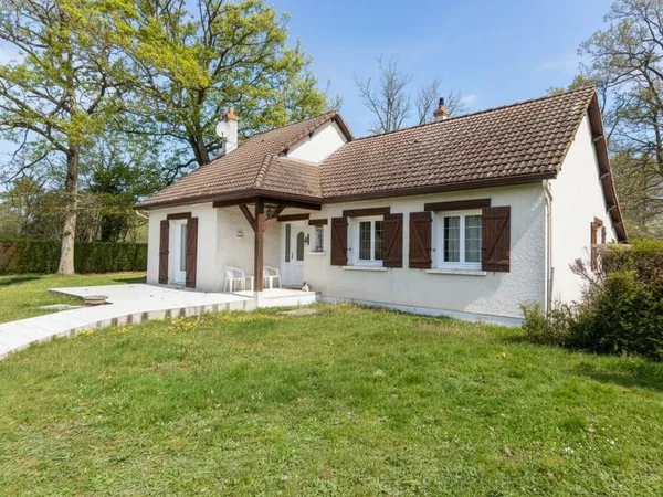 Belle maison de maçon 5 pièces, dans cadre boisé
