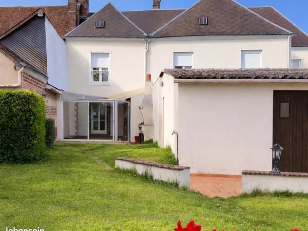 Maison 11 pièces 246 m²