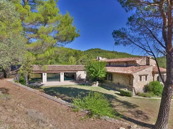 Ferme 8 pièces 400 m²