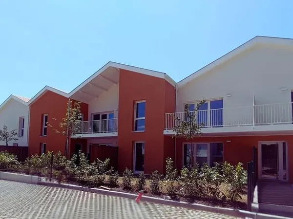 FOURAS SUPERBE RESIDENCE LIVREE