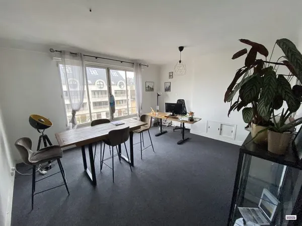 Bureaux 66 m²