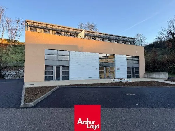 Local commercial 591 m²