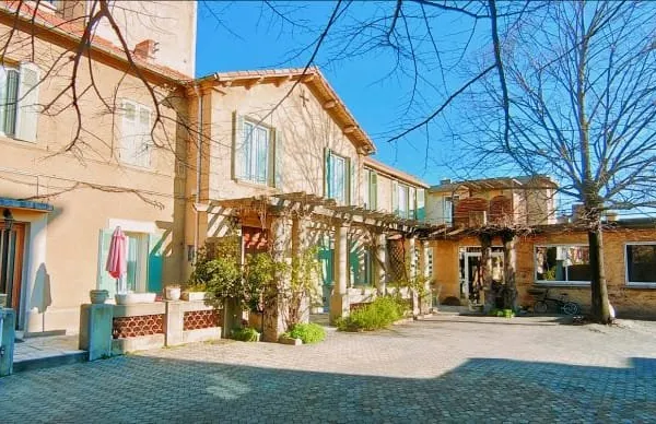 Maison 8 pièces 280 m²