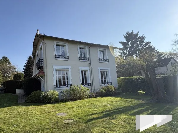 MAISON DE CARACTERE AU BORD DU LOIRET