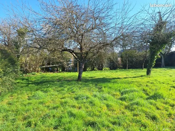 Joli terrain à bâtir de 846 m2 hors lotissement