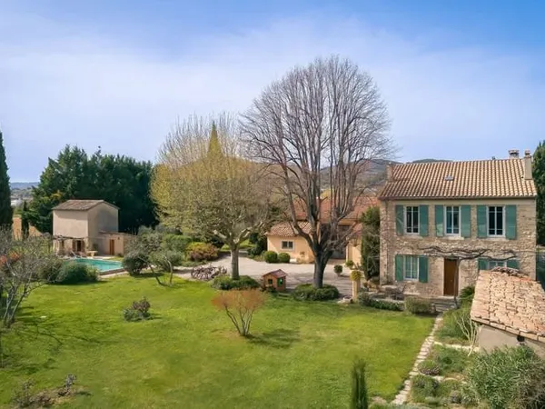 Maison 7 pièces 183 m²