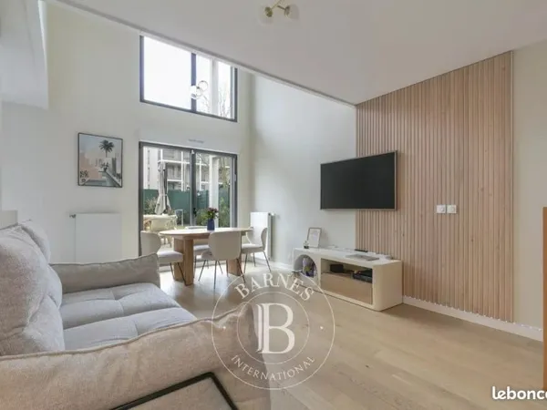 Studio 4 pièces 95 m²