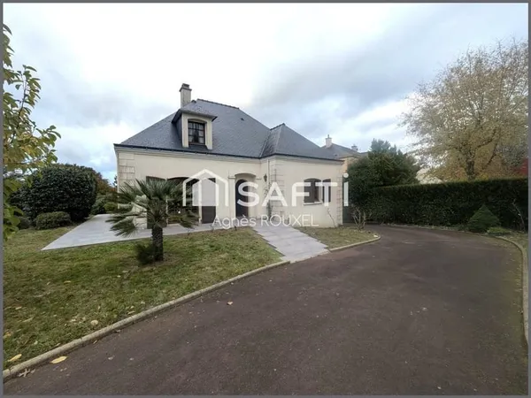 ORVAULT - garages - beau jardin