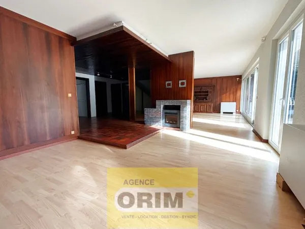 Maison 5 pièces 235 m²