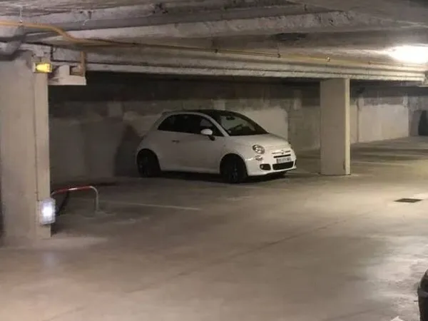 Parking sécurisé à -5 minutes à pied de gare Saint-Jean