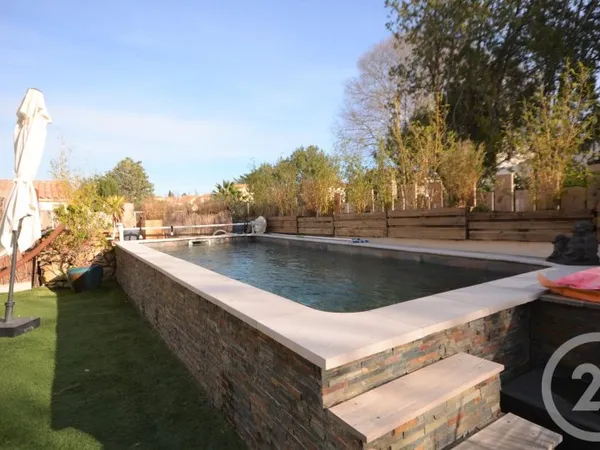 Maison 9 pièces 140 m²