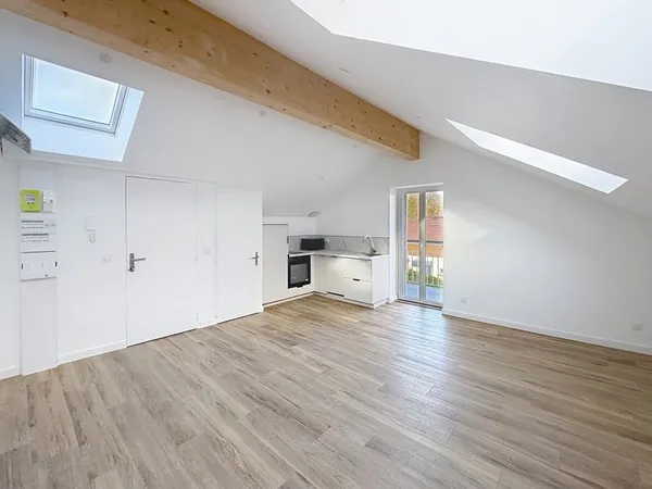 Appartement T2 - 66 m² au sol - Dernier étage avec balcon