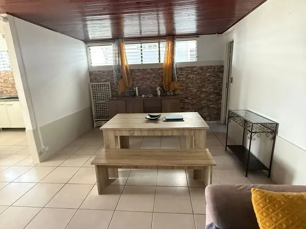 F2 meublé à louer à Terreville 97233 Schoelcher