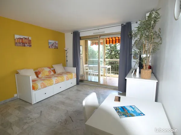 Beau Studio meublé 30, 56 M2