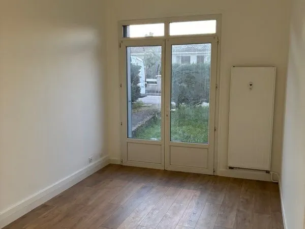 Appartement T3, 60m2 refait à neuf avec jardin collectif et parking