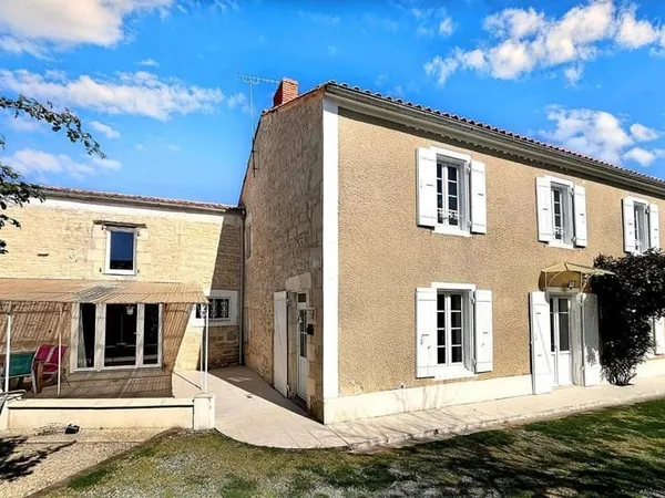Maison de plain-pied 296 m²