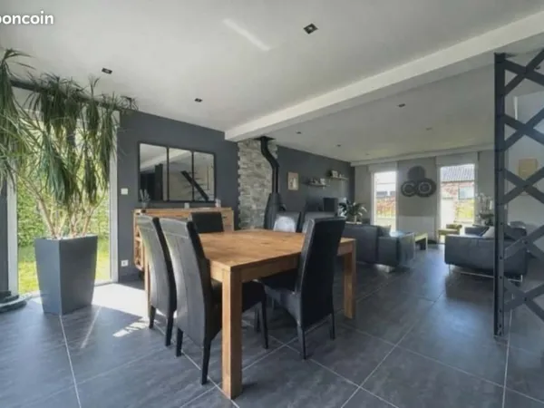 Maison individuelle semi-plain-pied - 4 Ch - Garage & Jardin - SUD