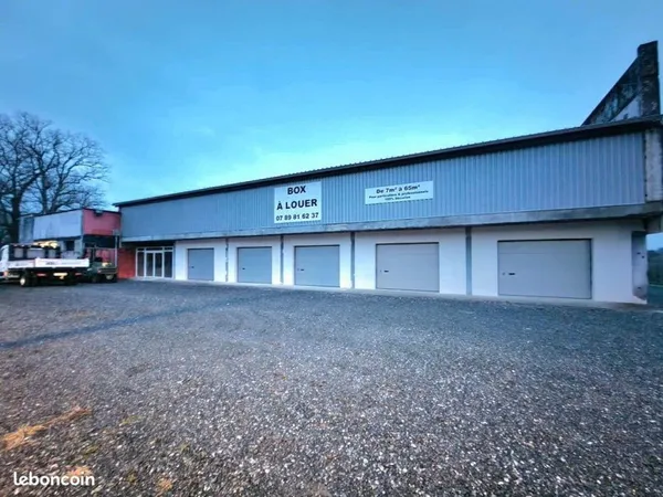 Box 54m2 sécurisé