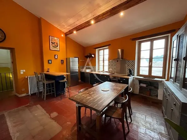 Villa 8 pièces 234 m²