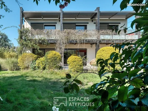 Maison 7 pièces 345 m²