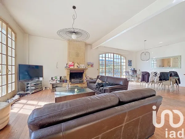 Maison 9 pièces 256 m²